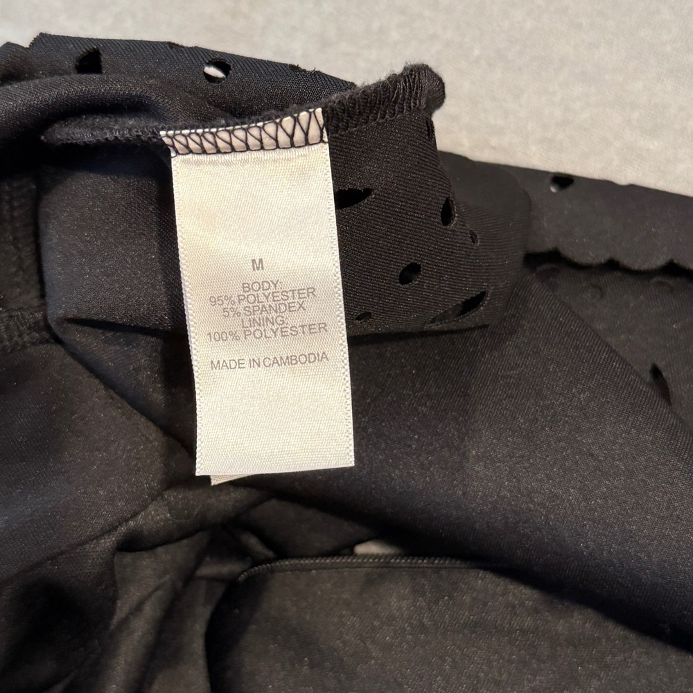 Bisou Bisou Black Geometric Laser Cut Peplum Waist Sleeveless Top M - Picture 11 of 13
